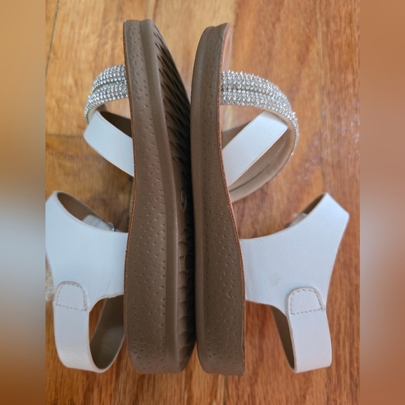 Kids White Sandals with Rhinestone Straps - Picture 3 of 6